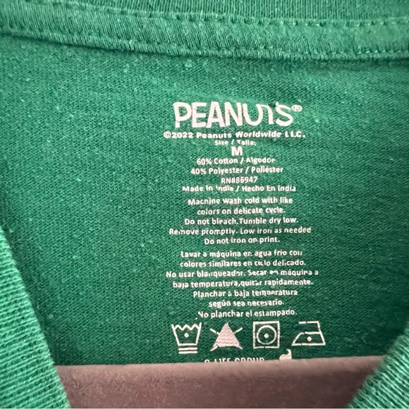 Peanuts Charlie Brown Christmas Tee 🥳 - Picture 2 of 2